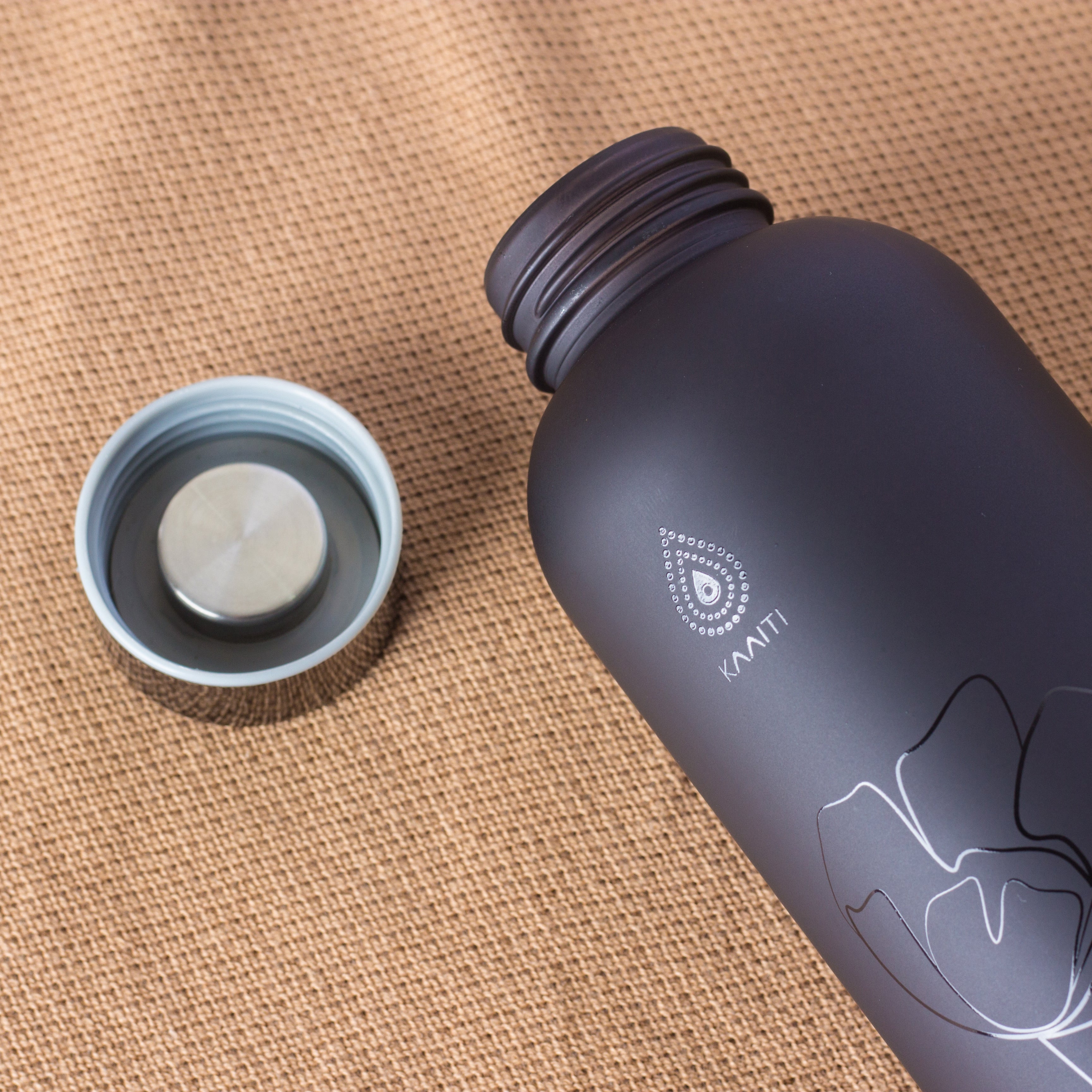 Kaaiti Black Poppy Glass Water Bottle - 750 ml